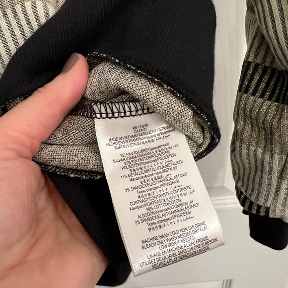 BCBG Generation Size Small sweater, Excellent condition, metallic and cotton - Picture 3 of 5